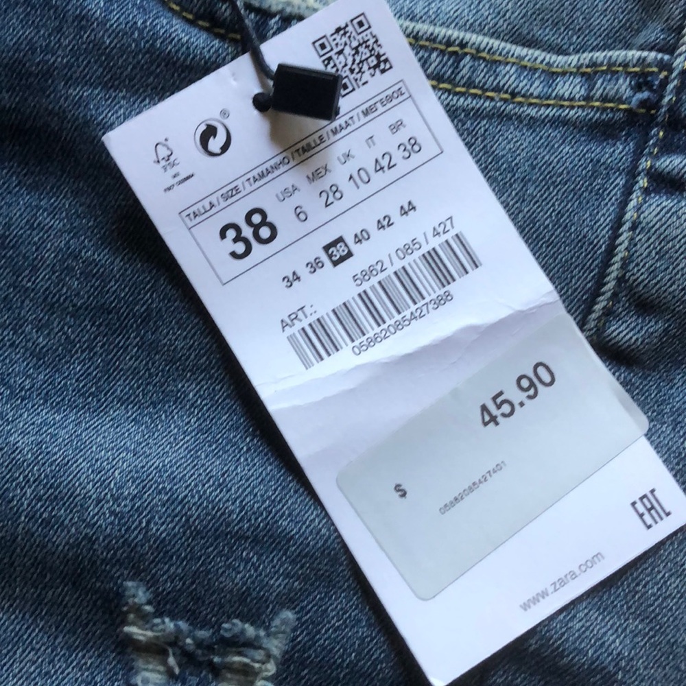 Zara Low Rise Ripped Basic Jeans - image 2